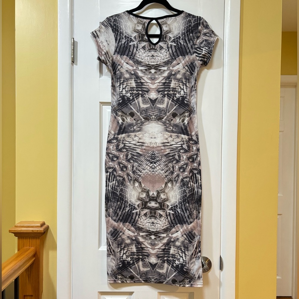 Abstract Patterned Dress - Picture 8 of 10